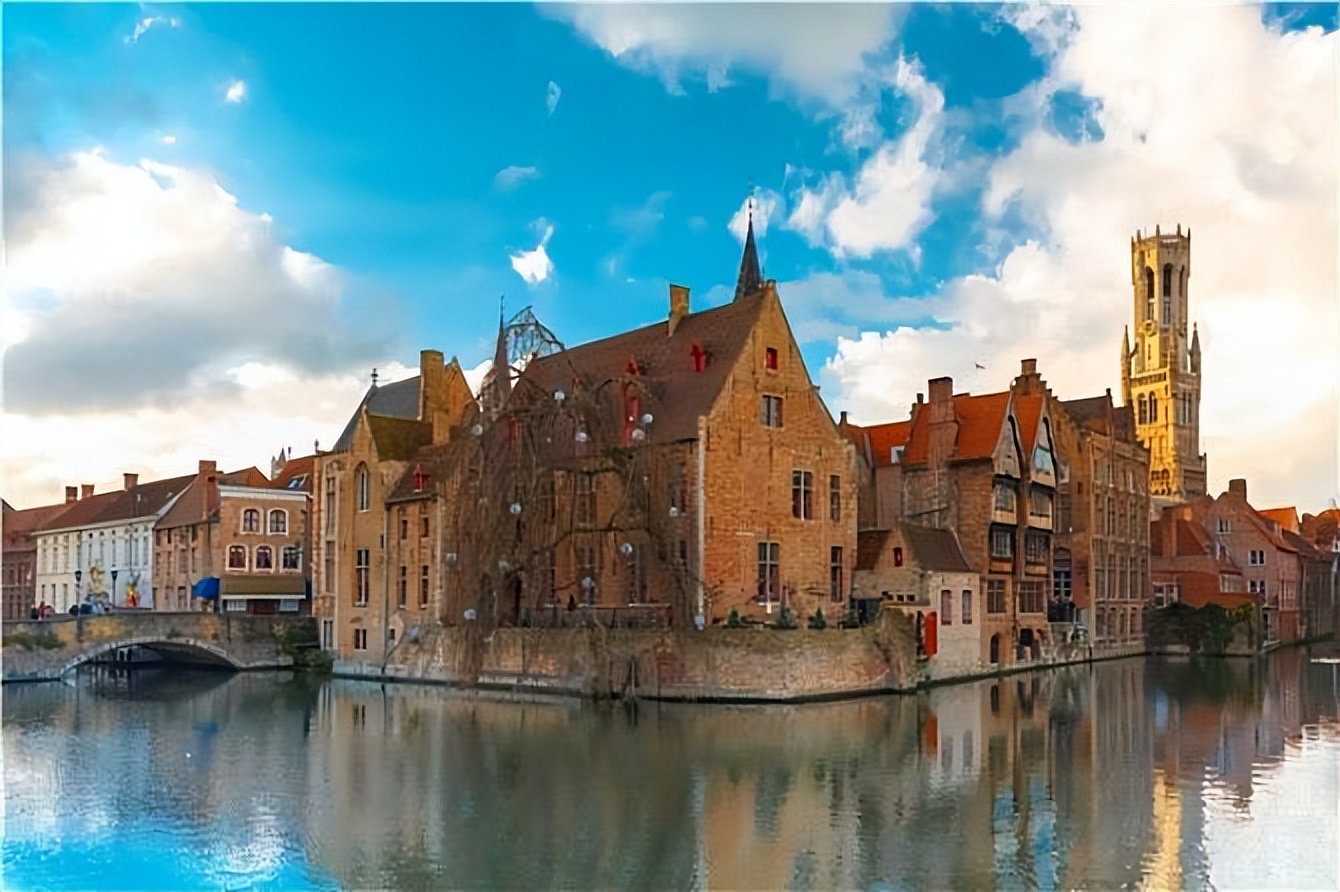 连胜药厂和葡超黑店的比利时豪门：北方威尼斯的蓝黑军团