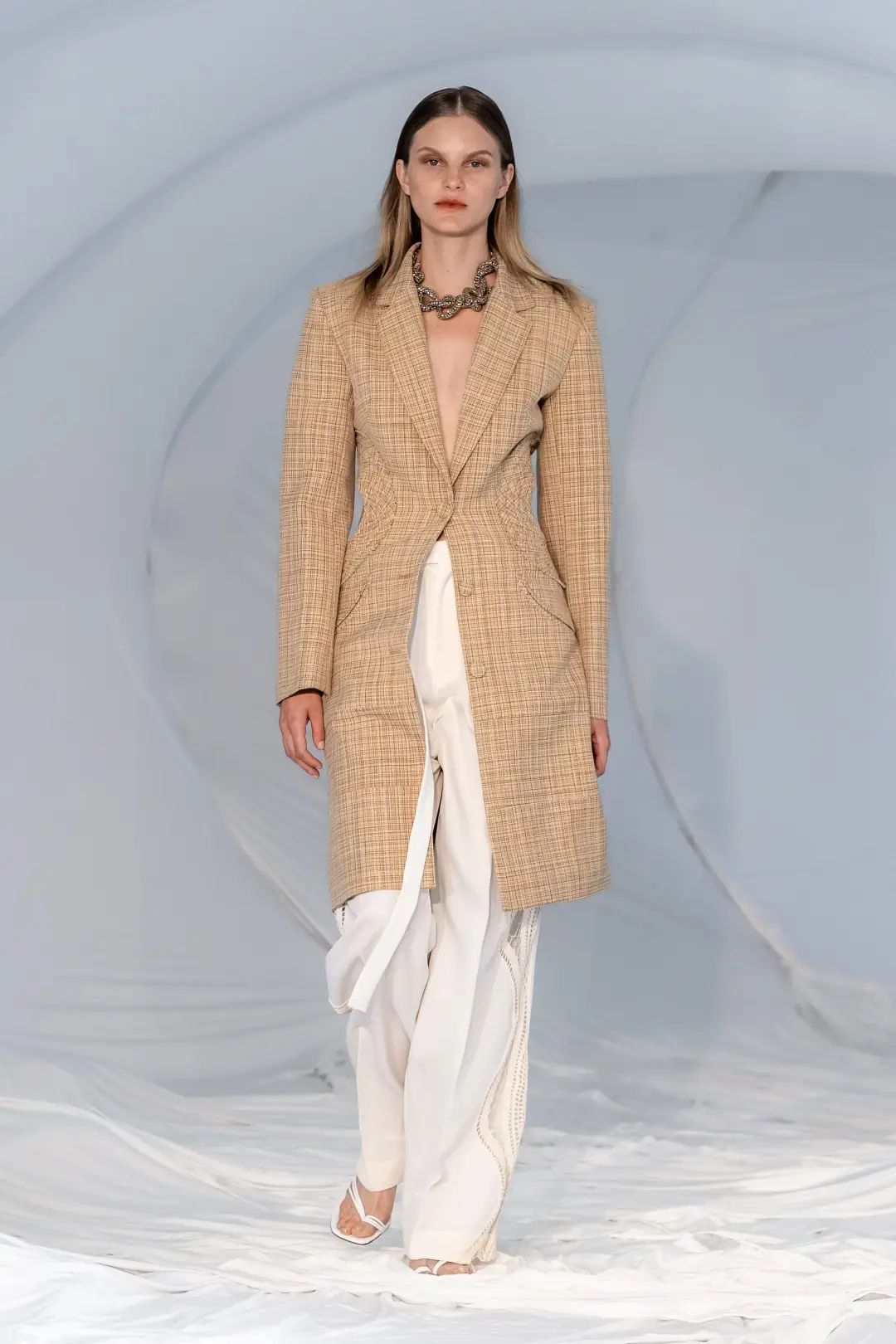 奶茶色高级感,高级色奶茶色和咖色