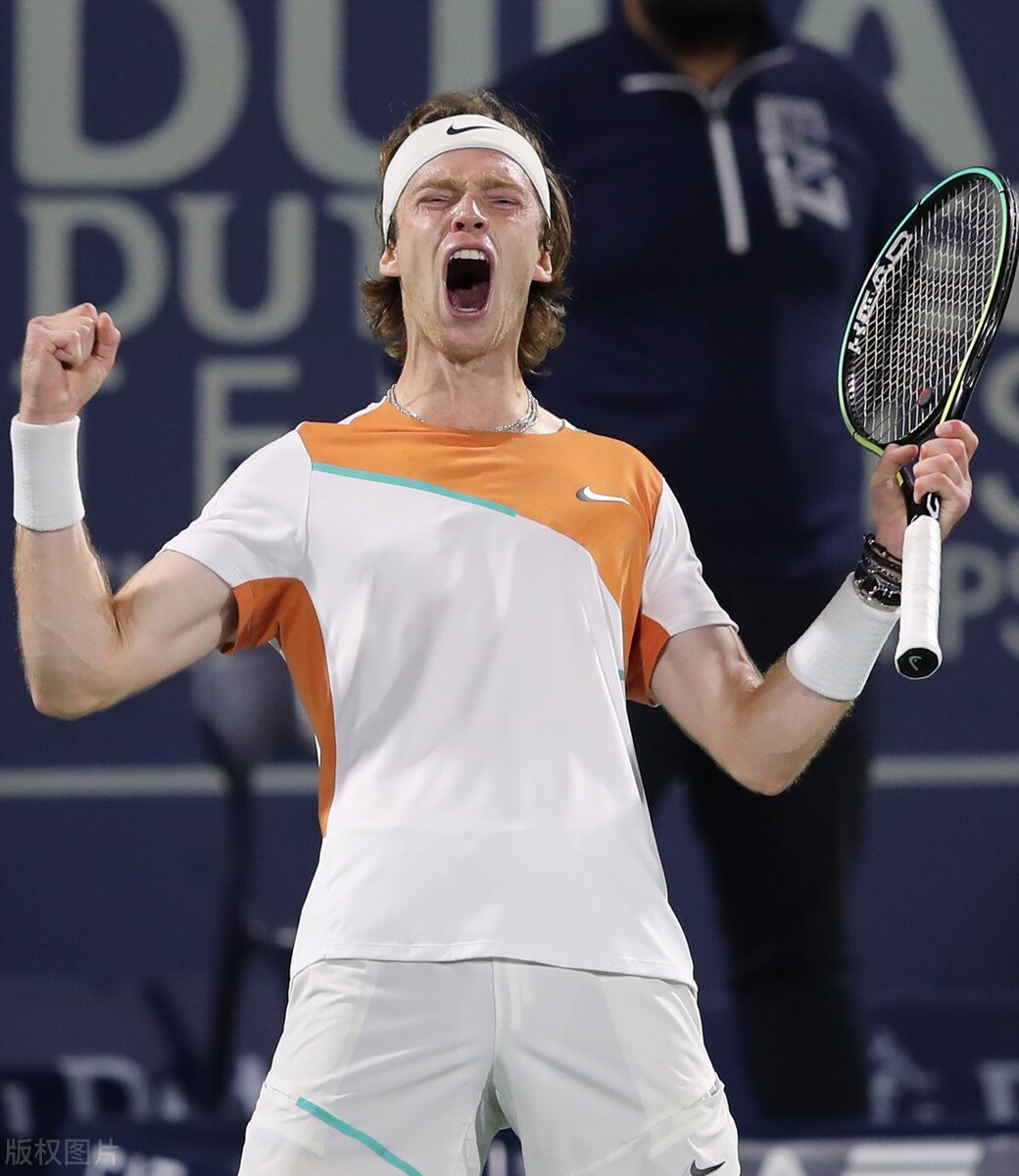 德约科维奇仅丢五局横扫过关,德约科维奇连续17站比赛进入决赛