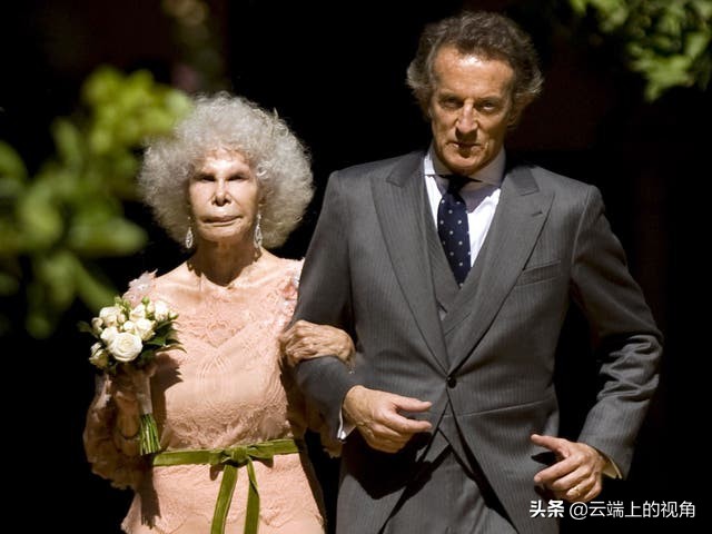 西班牙公爵是个整容怪咖，她用亲身经历告诉人们有钱也买不到美貌