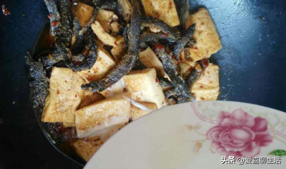 吃什么菜对腰恢复好,腰疼饮食要喝什么汤补腰