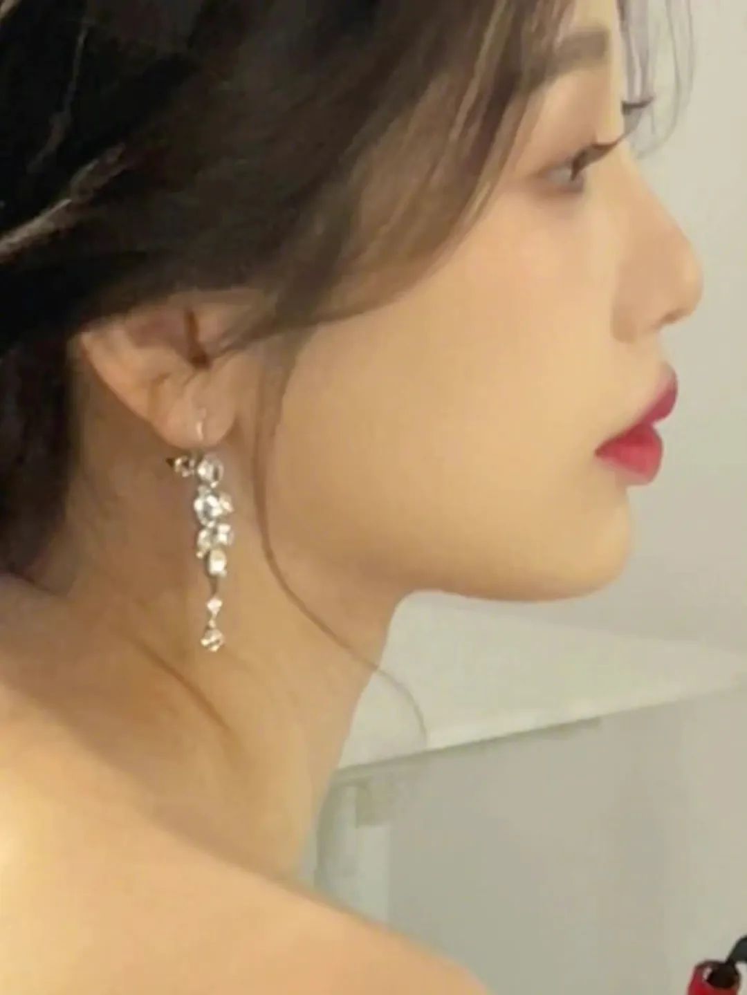 虞书欣圆脸变微脸的方法,虞书欣扁平脸改善