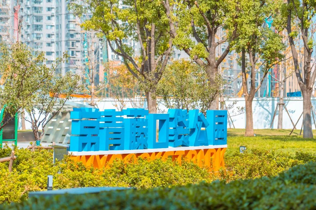 在尘世间的相遇,在城市的每一个角落不期而遇