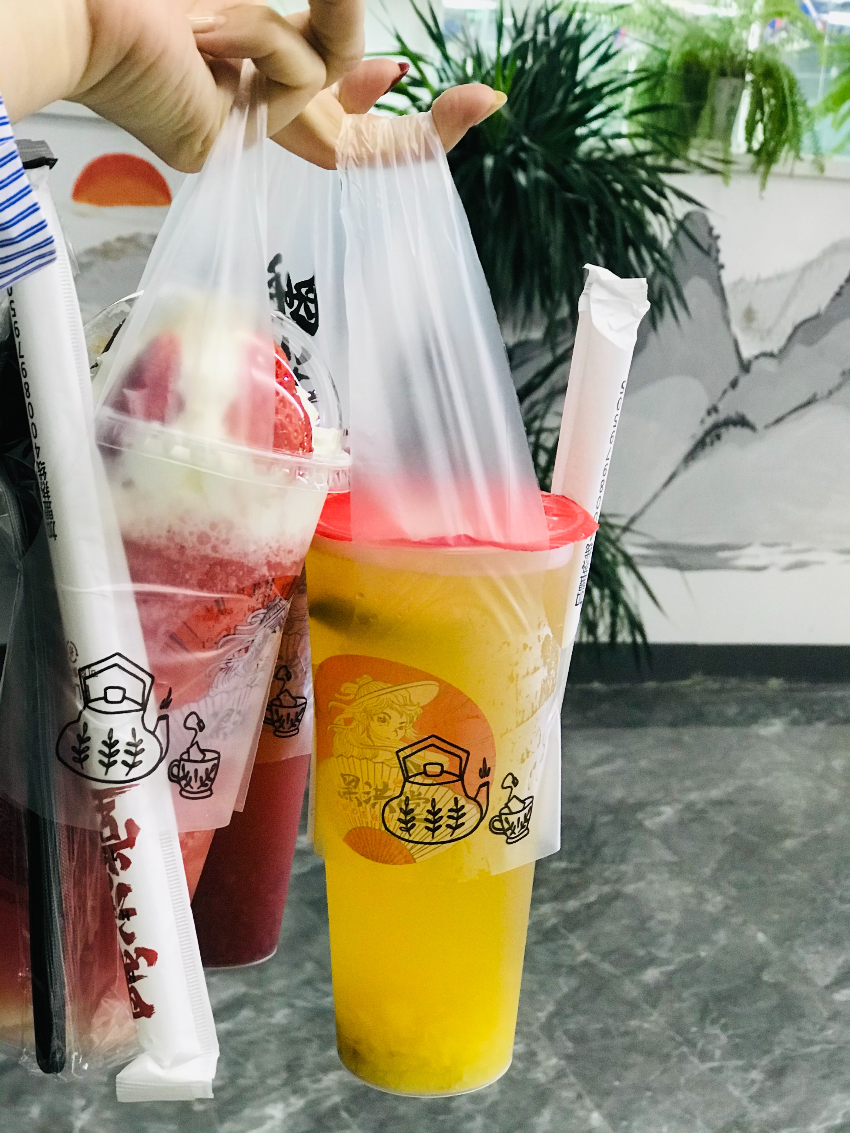 黑洪堂奶茶店利润怎么样,最新黑洪堂茶饮菜单价目表