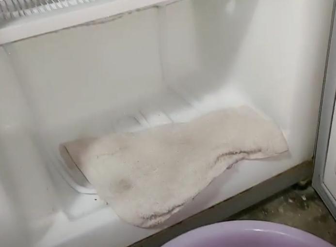 冰箱结冰怎么铲掉,冰箱结冰需要敲打吗