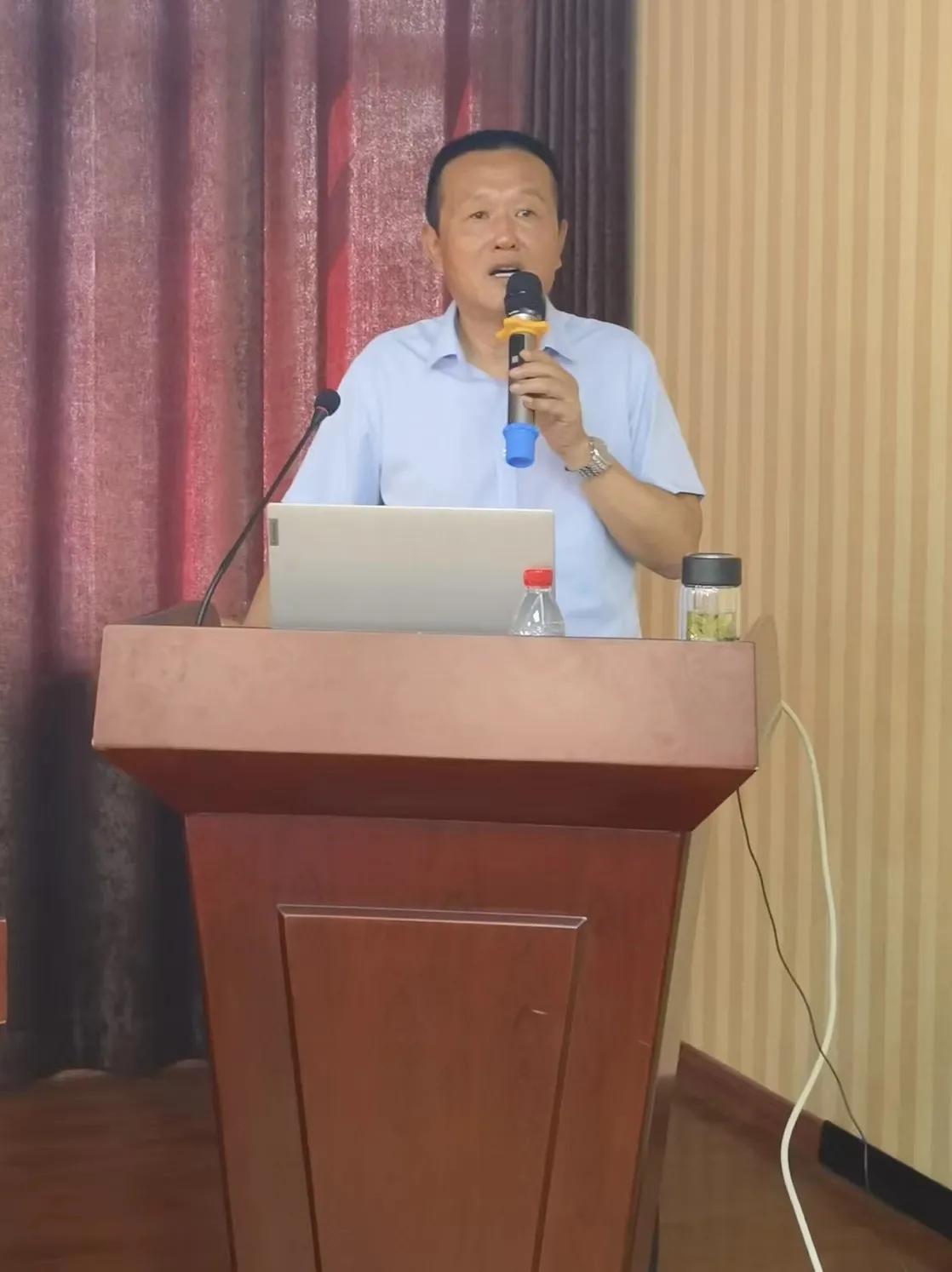 坚定理想信念坚守精神追求,坚定理想信念独守安全家园