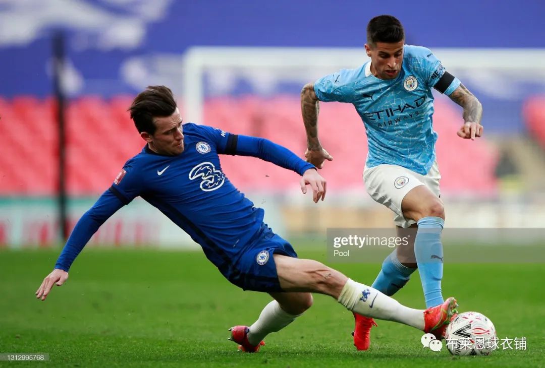 足总杯决赛再现错版球衣？