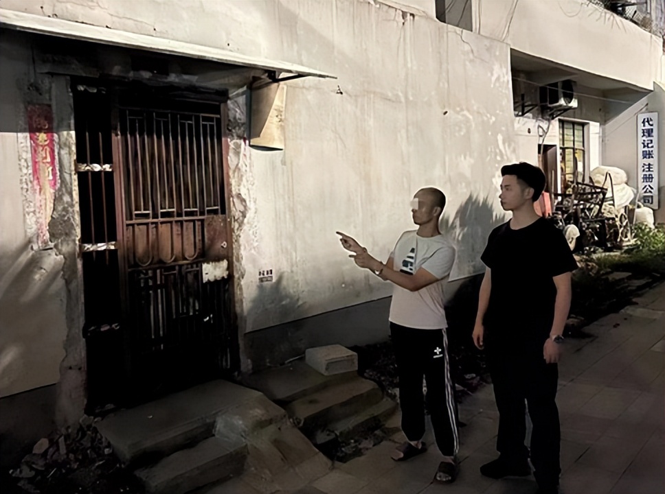 男子偷手机50元贱卖,男子网吧偷手机卖掉