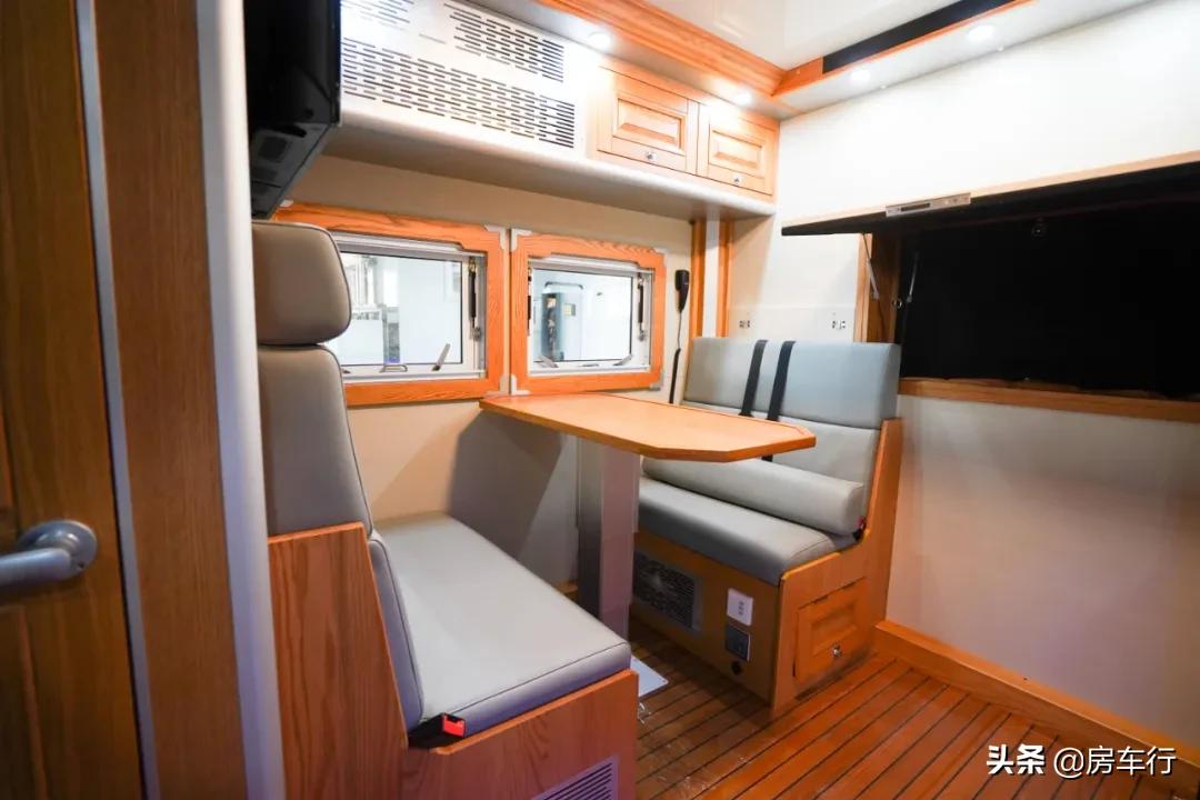 13万b型房车有几款可选,大通旅行家v90房车2021年