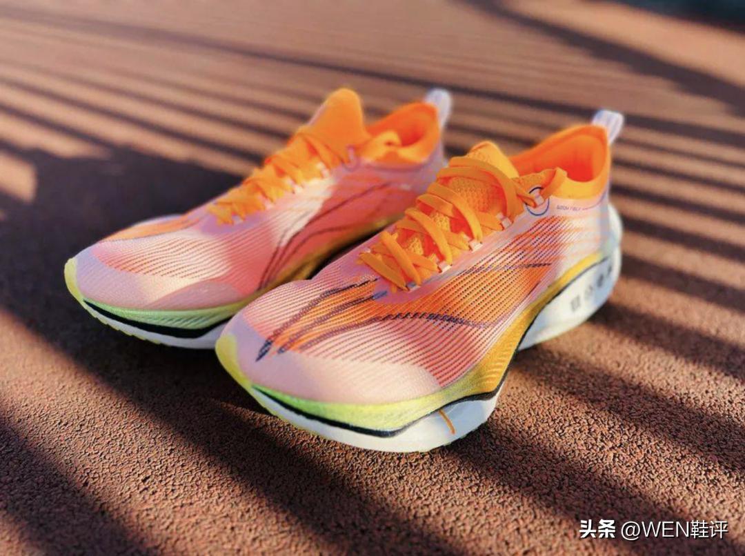 李宁扶遥v2复古银真实效果,好物推荐跑步鞋