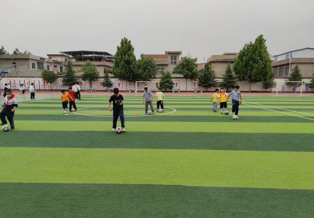 各学校开展丰富多彩的社团活动,多彩社团精彩纷呈