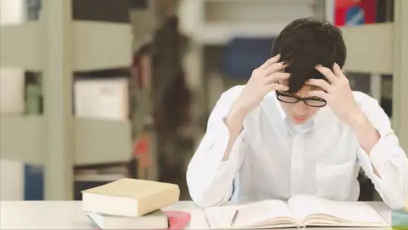 “最励志糖友”李鑫，智商倒数却成中考状元，拼命复读考上清华