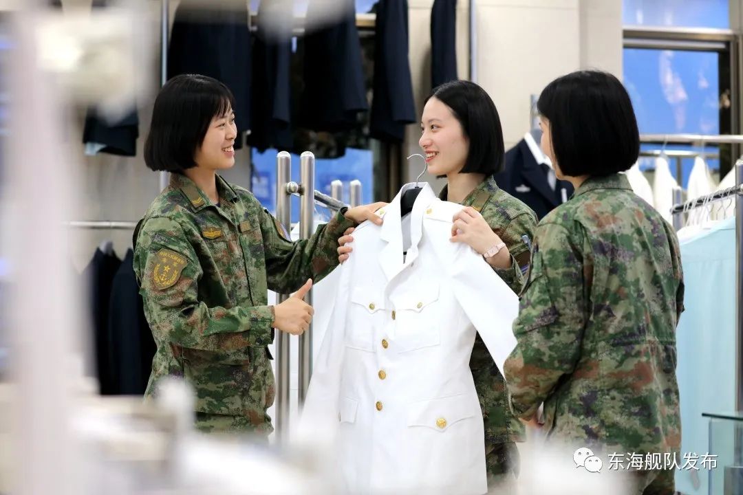 部队被装开箱,部队被装