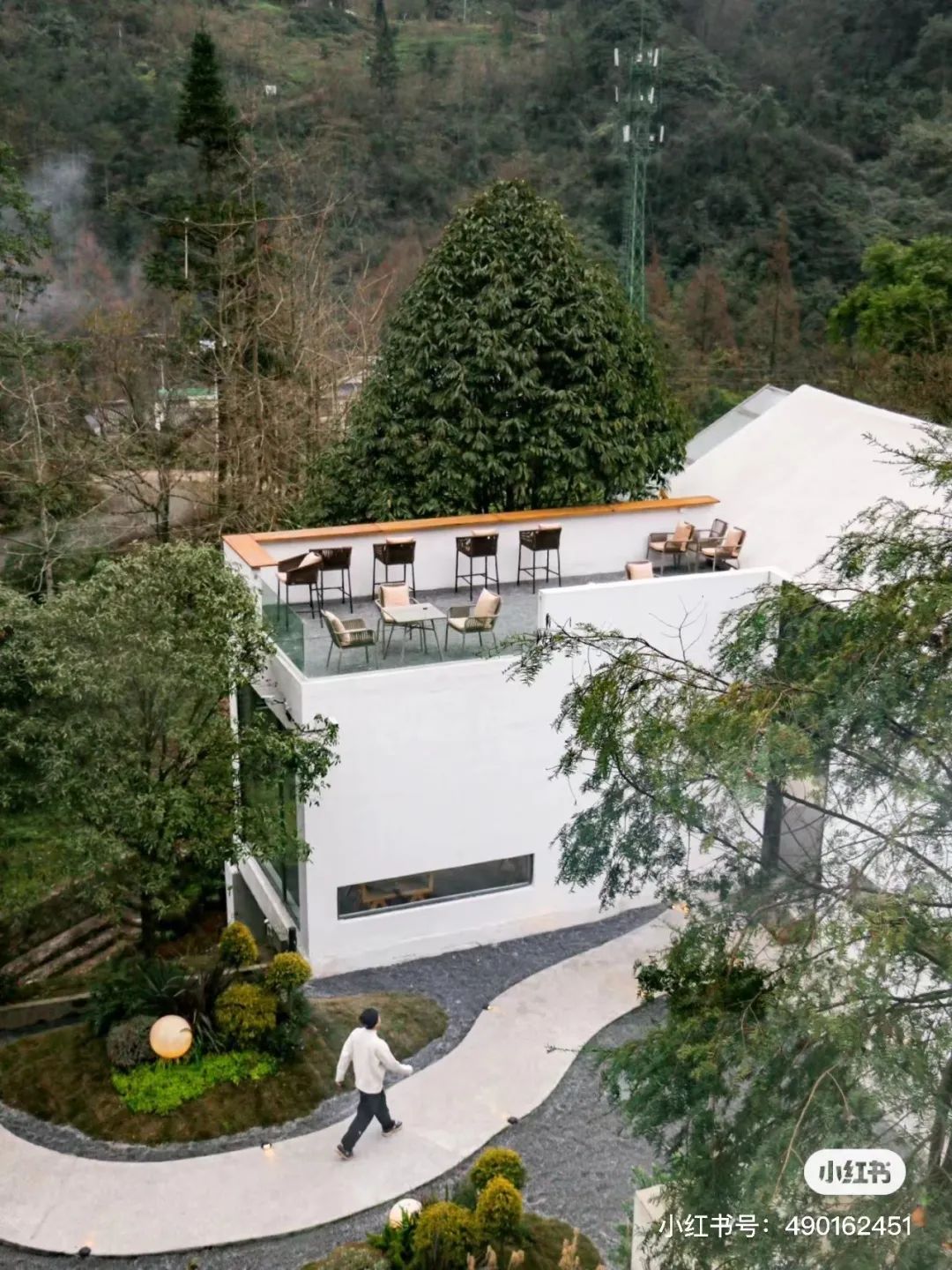 躲进山里民宿,躲在深山老林的民宿