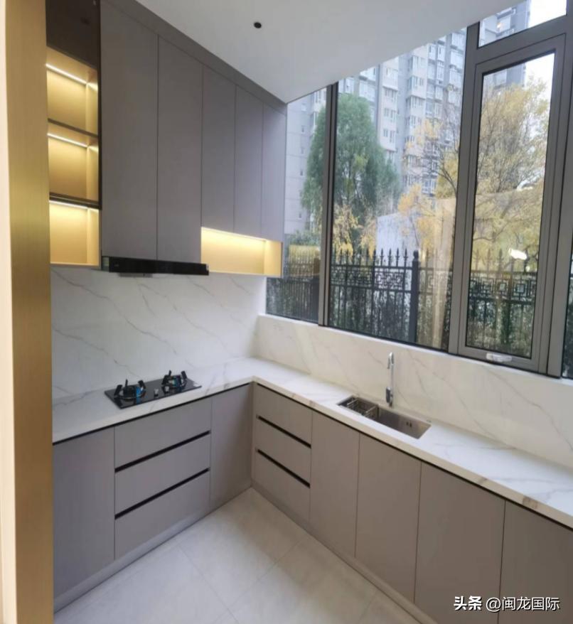 橱柜定制应该怎么选择,品牌定制橱柜和衣柜价格不一样