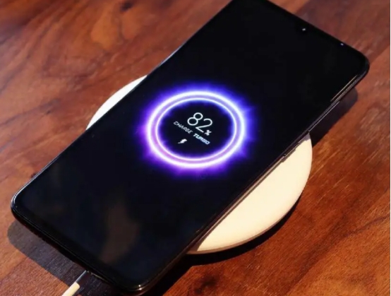 正确充电让手机寿命延长十倍,手机是每天充电还是用完了才充电