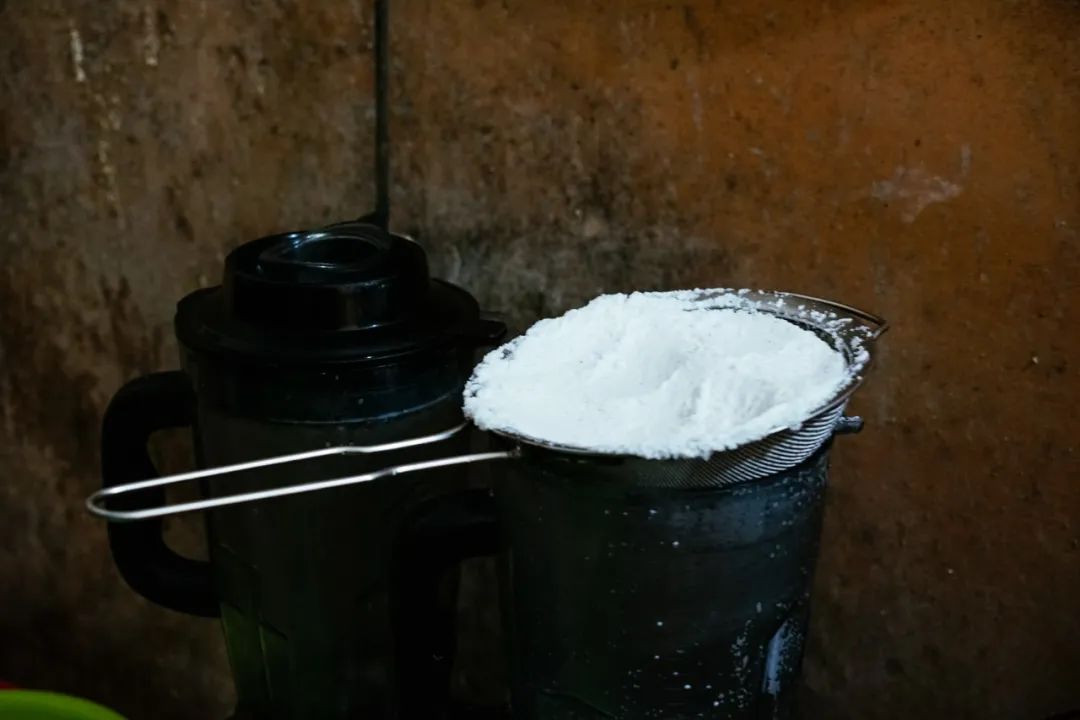 早餐烤乳猪，海鲜论盆卖？这座海岛小城舒坦得有点离谱了