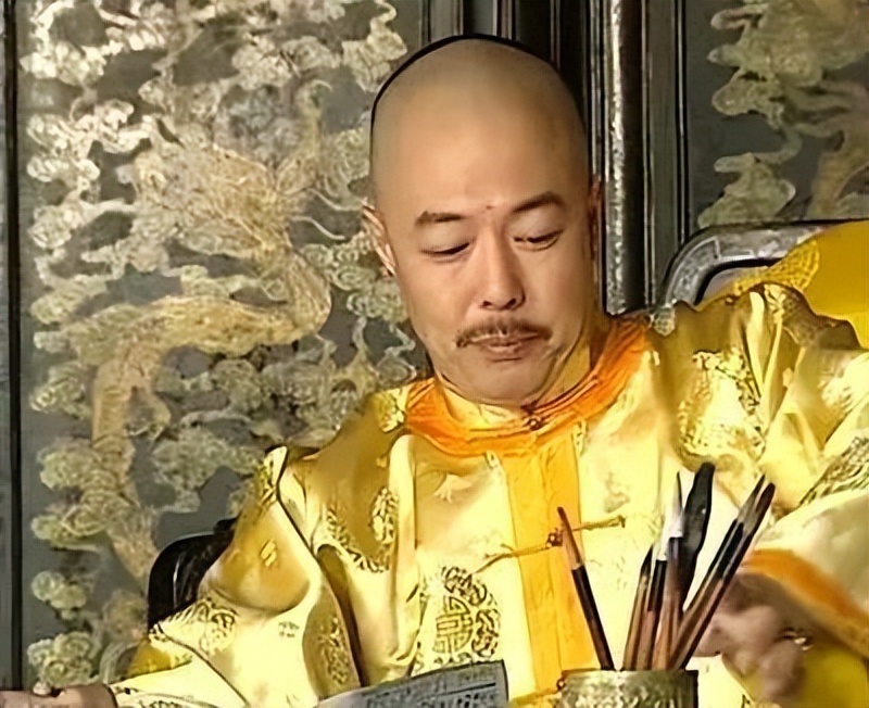 巨贪和珅为何会受到乾隆恩宠,和珅那么贪为什么乾隆不处理和珅