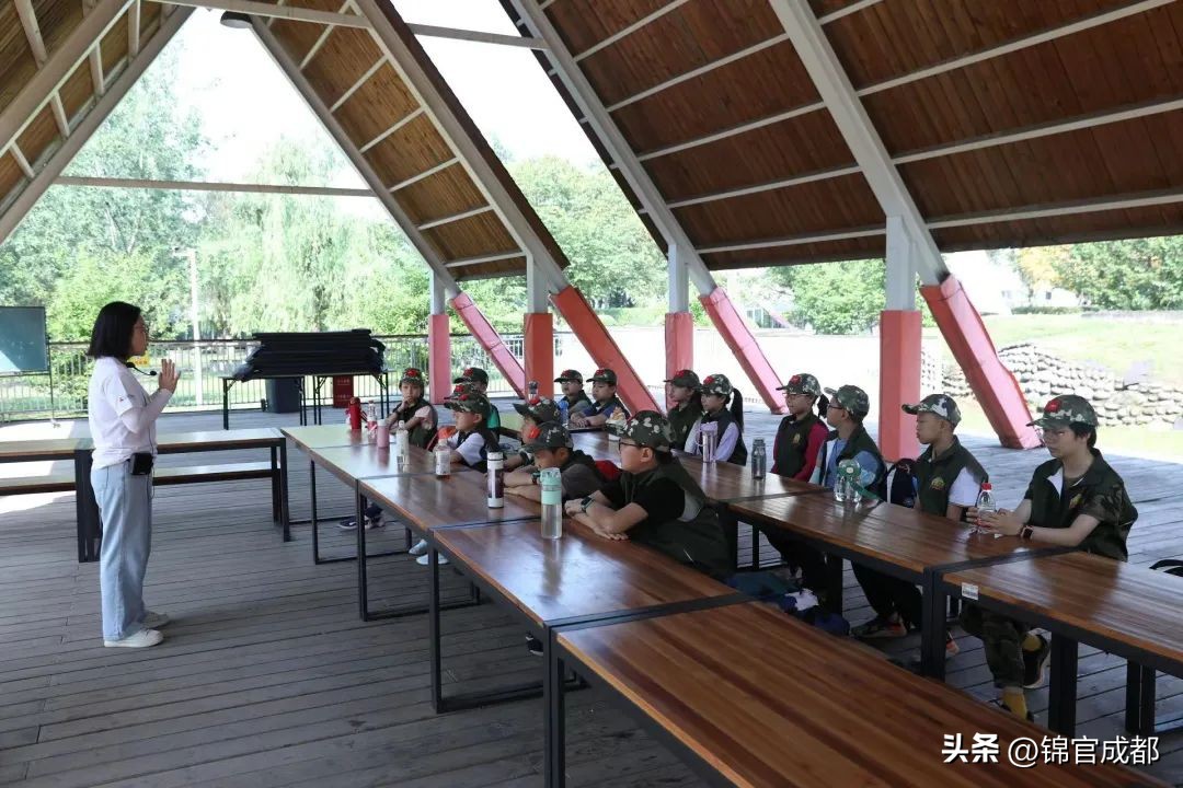 少年军校小小少年体验军营生活,青少年红色军旅3天冬令营