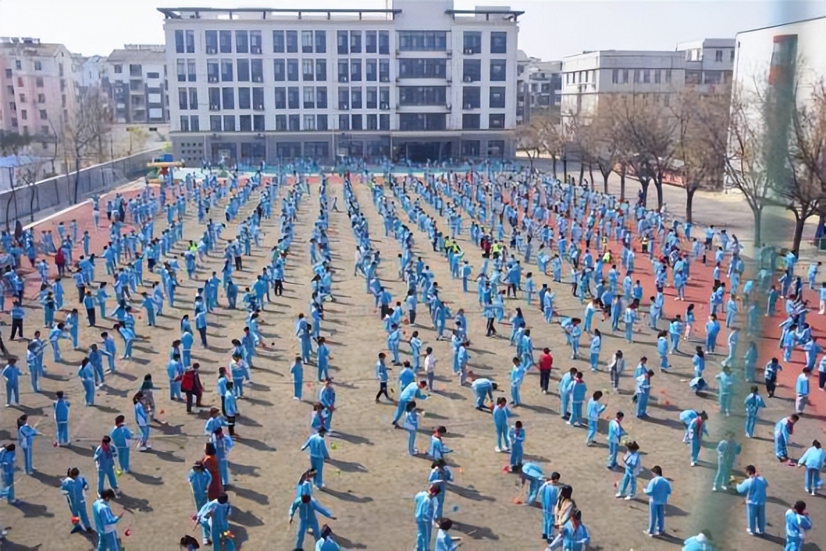 田家炳小学开设花式社团课程重建疫情后校园活动