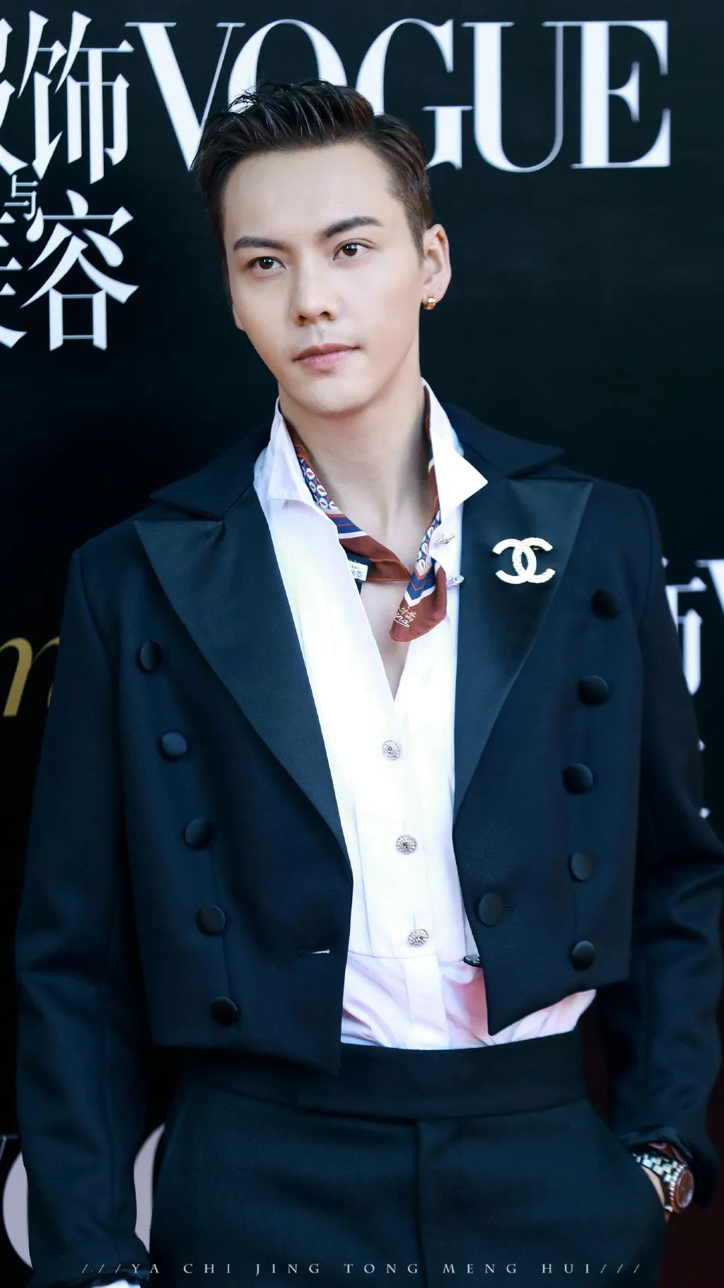 一款最帅气的男士发型,成熟男士头发稀少适合剪什么发型