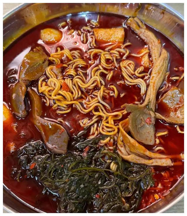 曹氏鸭脖工业辣椒精原视频,曹氏鸭脖工业辣椒精违法吗