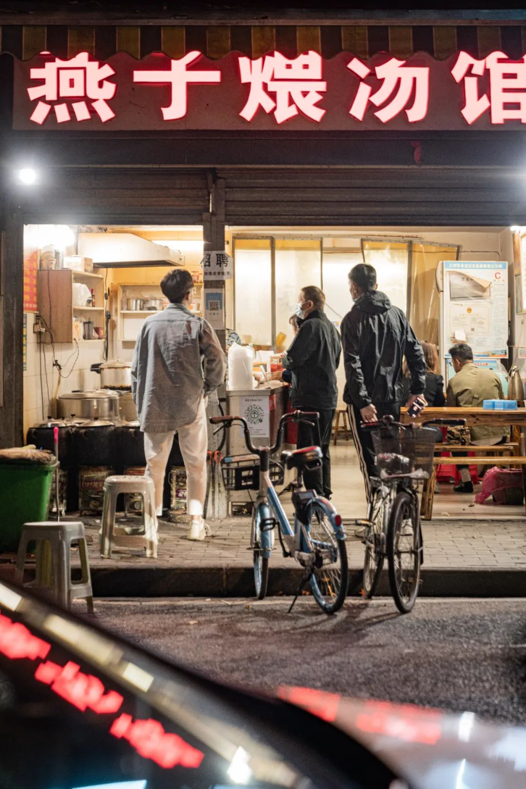 最惨的餐饮业现状,全国餐饮业倒闭数量和开店数量