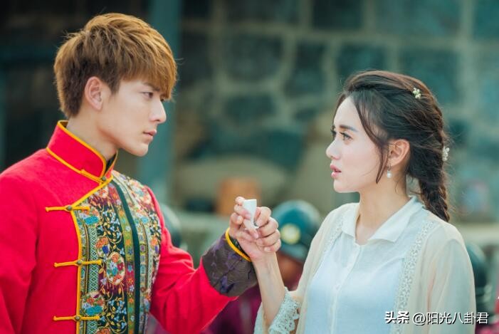 大瓜！曝33岁男星为事业傍富婆，私底下乱搞男女关系还染上了脏病