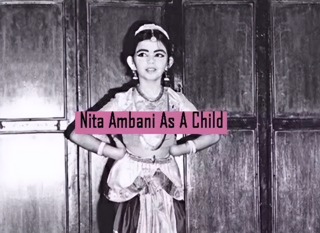 “灰姑娘”多年不孕，却获印度首富一生独宠，这个女人不简单