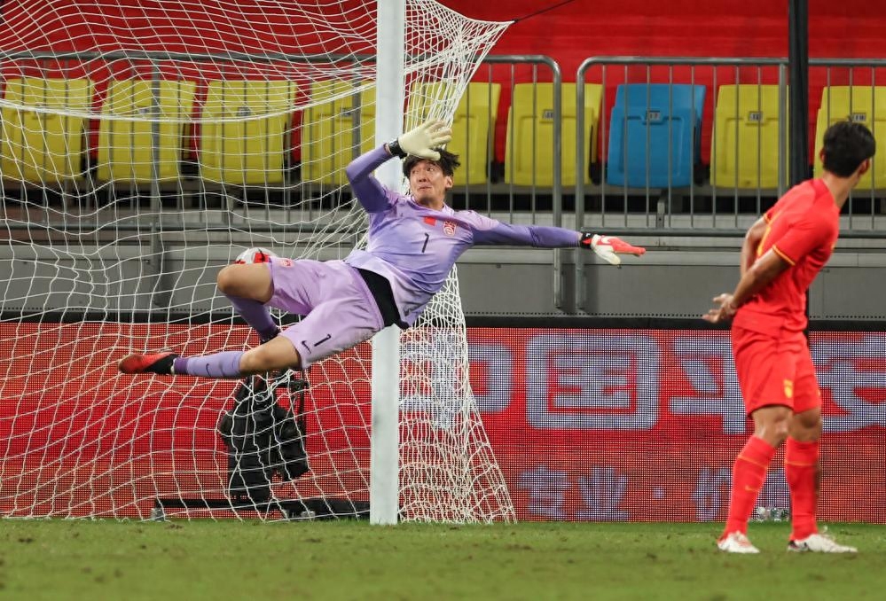 国足0-1不敌叙利亚球迷反映,国足输球后球迷反应完整版