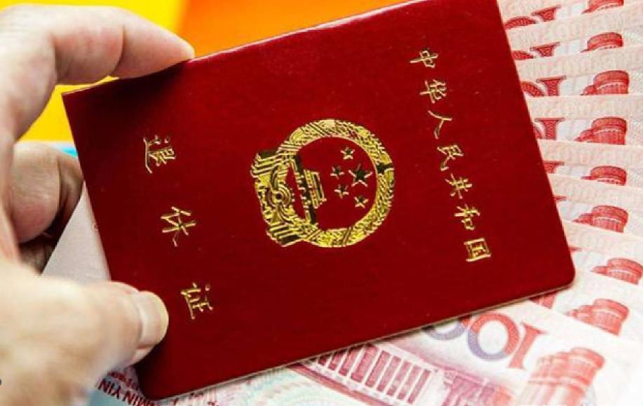 儿子癫痫烧坏脑子,河南母亲关铁笼喂养,不敢开门,46年后解脱了