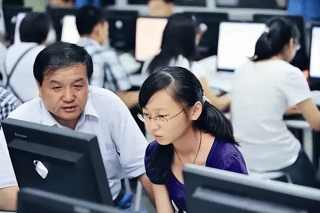 文科生和理科生毕业谁最难,文科生和理科生谁更有前途