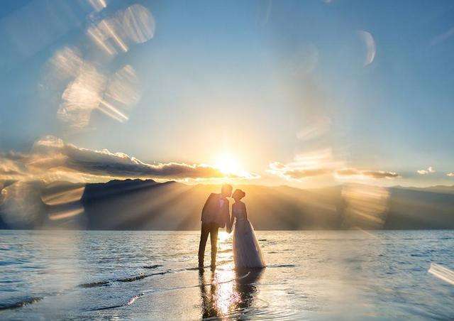 如果对两个人都有好感该怎么办,对一个人有好感应该在一起吗