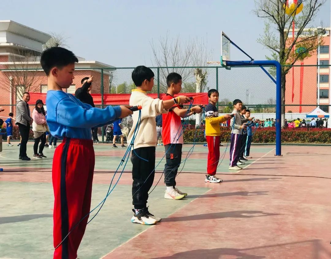 随县第三届“新华杯”中小学生运动会在炎帝学校举行