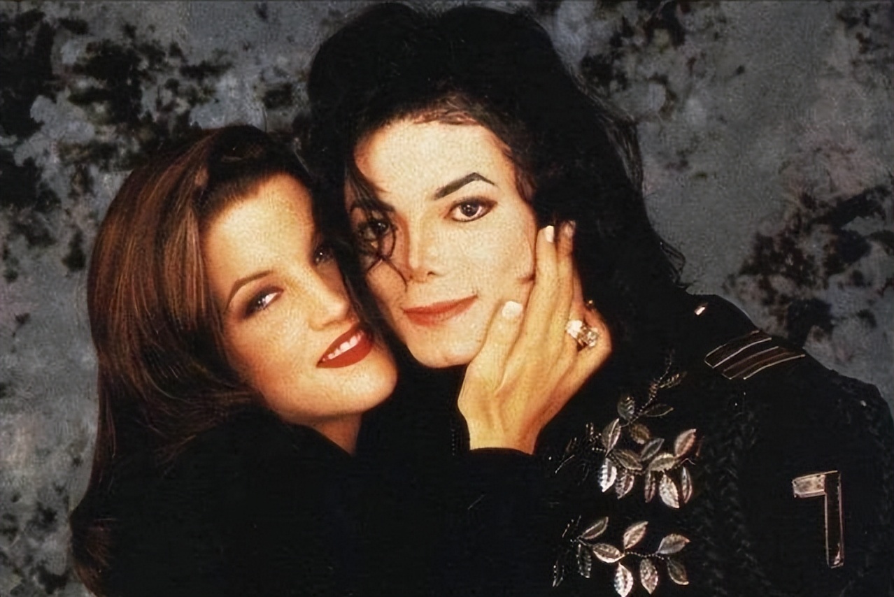 “猫王”独生女：败光上亿家产，四婚四离，晚年落魄儿子自杀