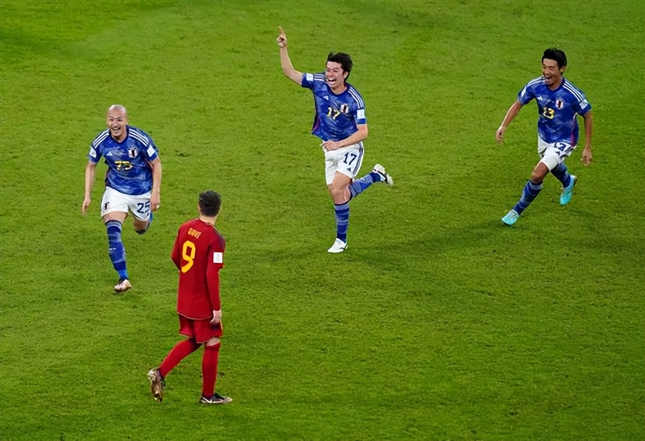 绝了！控球率17.7%，5分钟解决战斗！日本封神，西班牙跪了