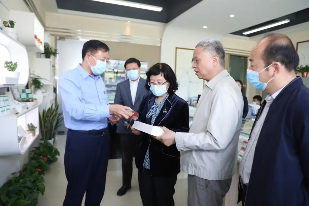 幸福制药应香港陕西商会请求向香港捐赠抗疫创新药热炎宁合剂