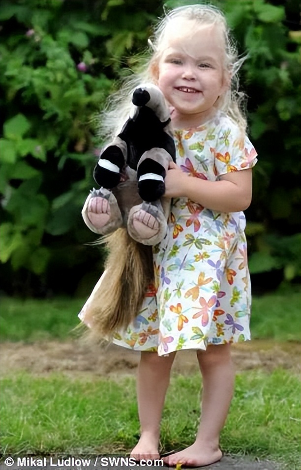 男子10万买一注彩票中八亿后续,男子彩票中3600万第2天淡定上班