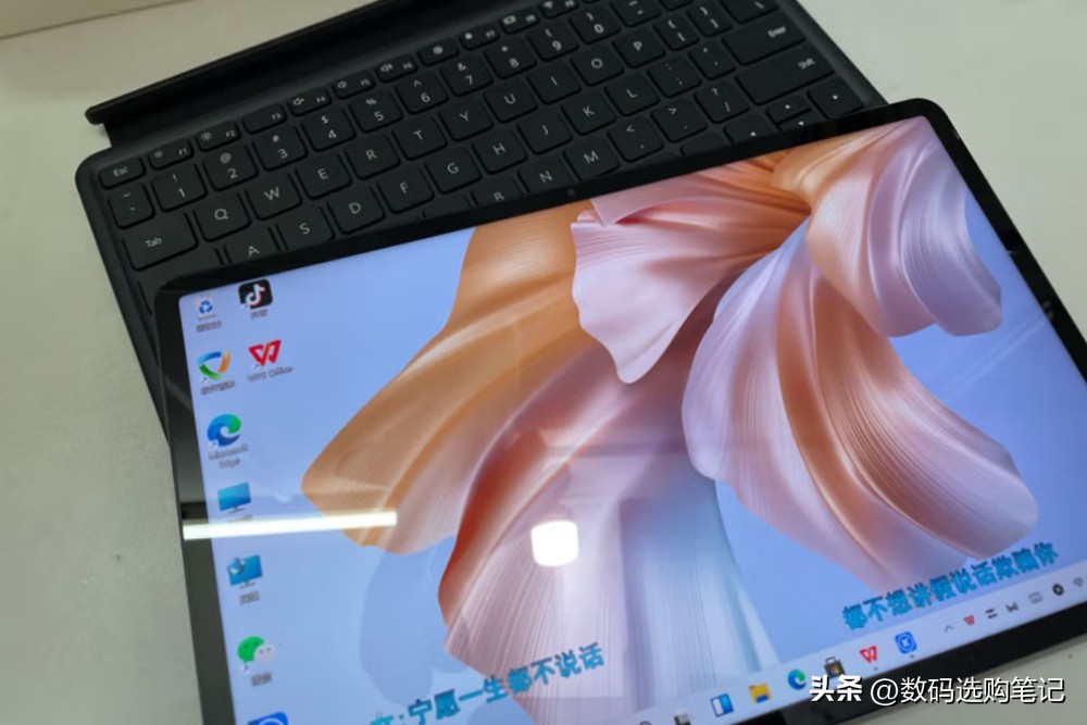 matebookd14和荣耀magicbook14,华为huaweimatebooke12.6英寸