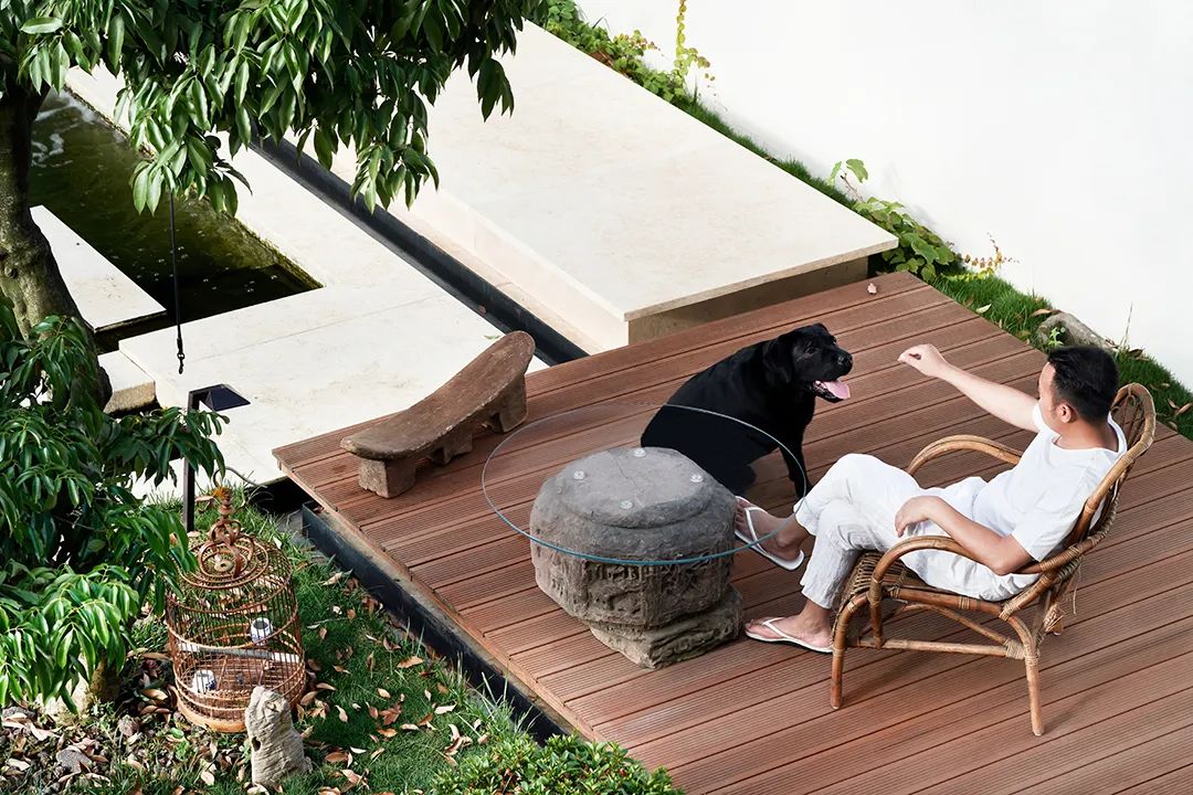 4个设计师设计办公台布局,设计师最佳农村房屋设计