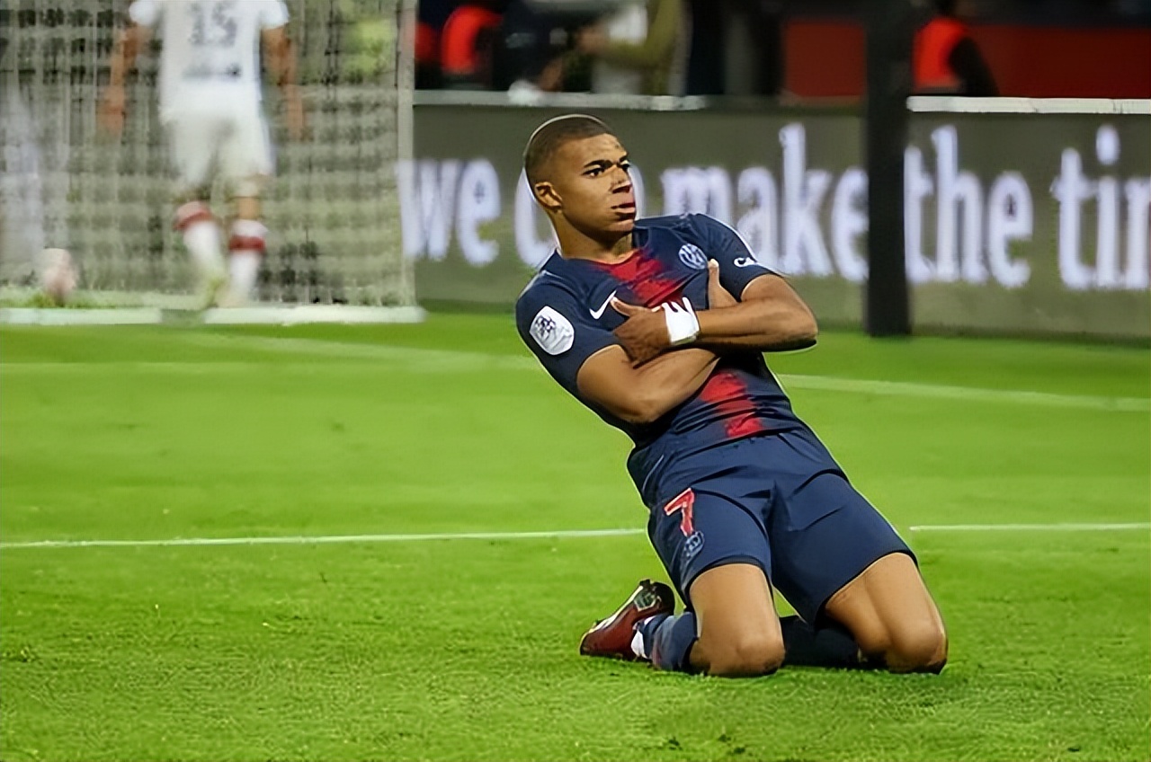 皇马狂轰大巴黎,皇马会给姆巴佩多少签字费