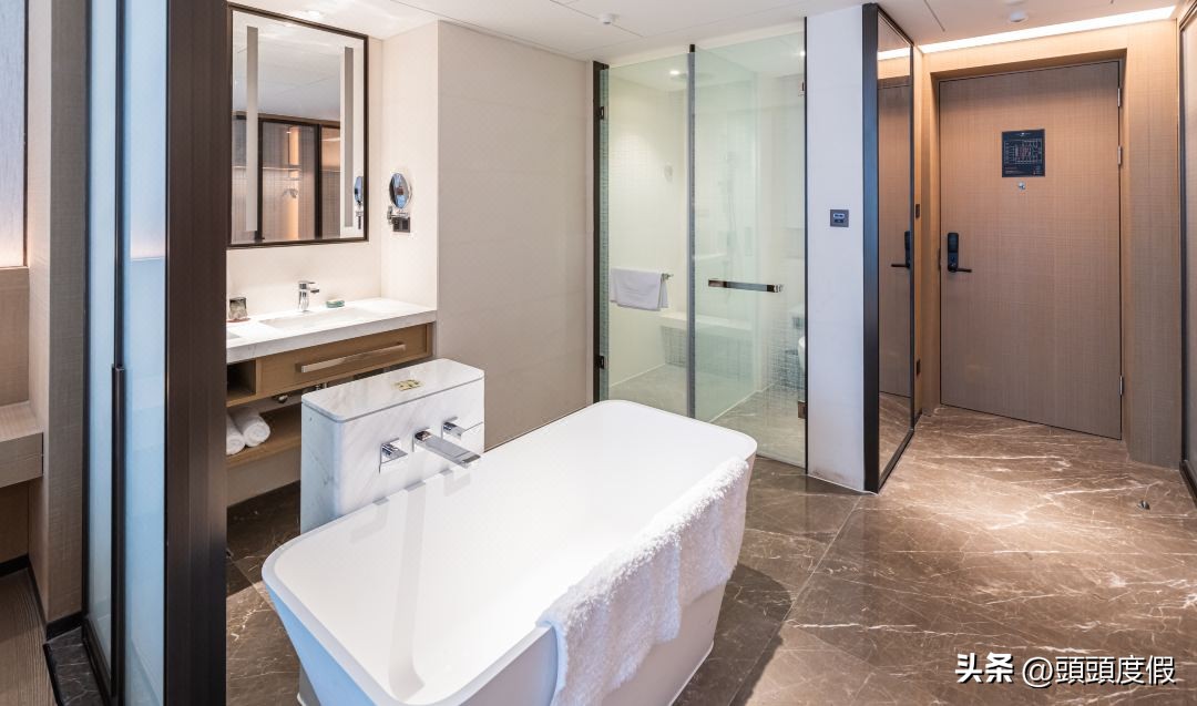 济南看趵突泉最好的酒店,课本里的趵突泉一城山色半城湖