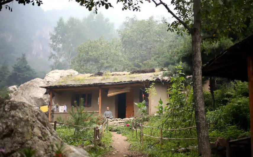 上万人“隐居”终南山，真的是远离世俗？当地村民却直摇头