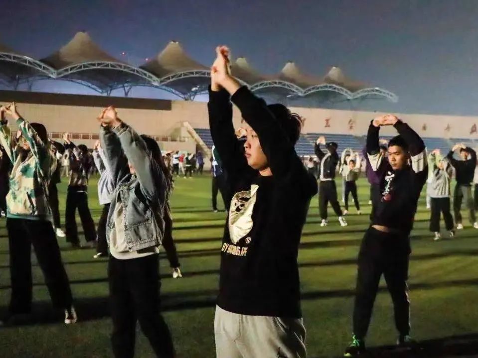 辽财足球场,辽财操场