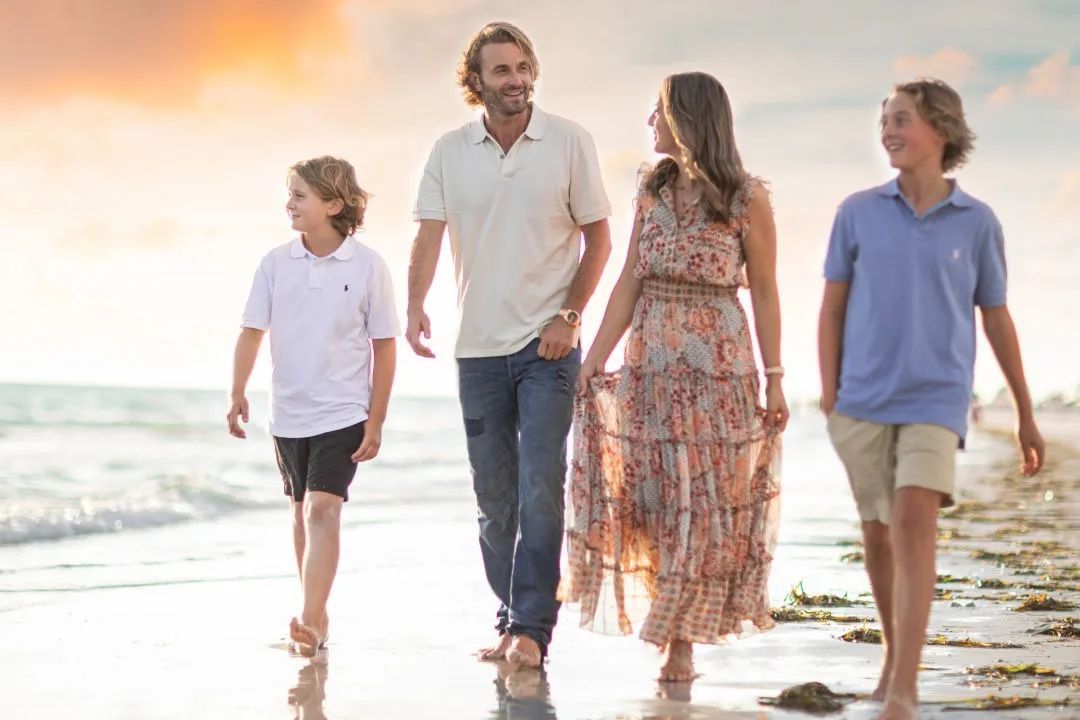 189cm“天使男模”官宣4胎，网友麻了：他才25岁啊？！