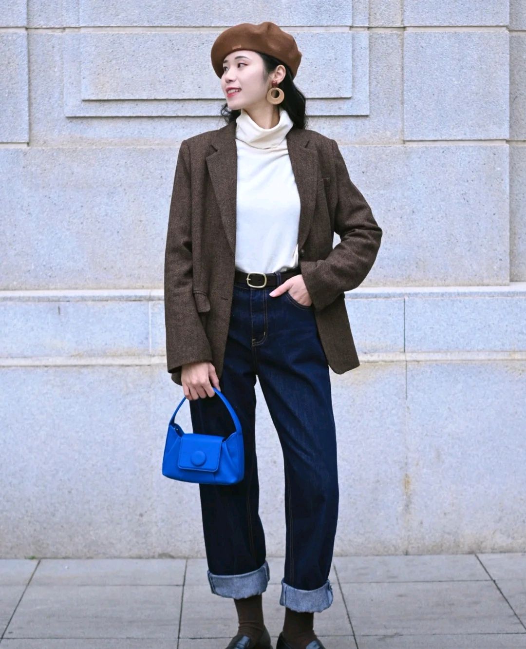 短正式小西装怎么搭配好看,小西装适合搭配什么样的内搭