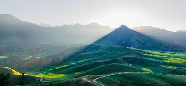 关于春风的诗100首,春风诗词作品欣赏