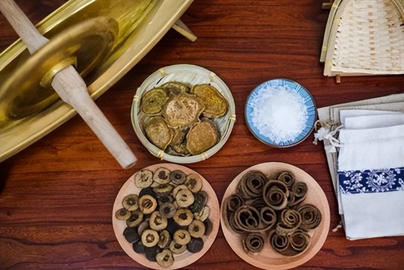 30年便秘张仲景治好了,张仲景用大黄治便秘