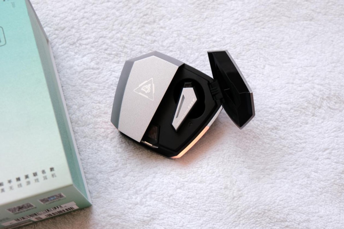 漫步者电竞联名款,漫步者电竞耳机gx07和平精英联名