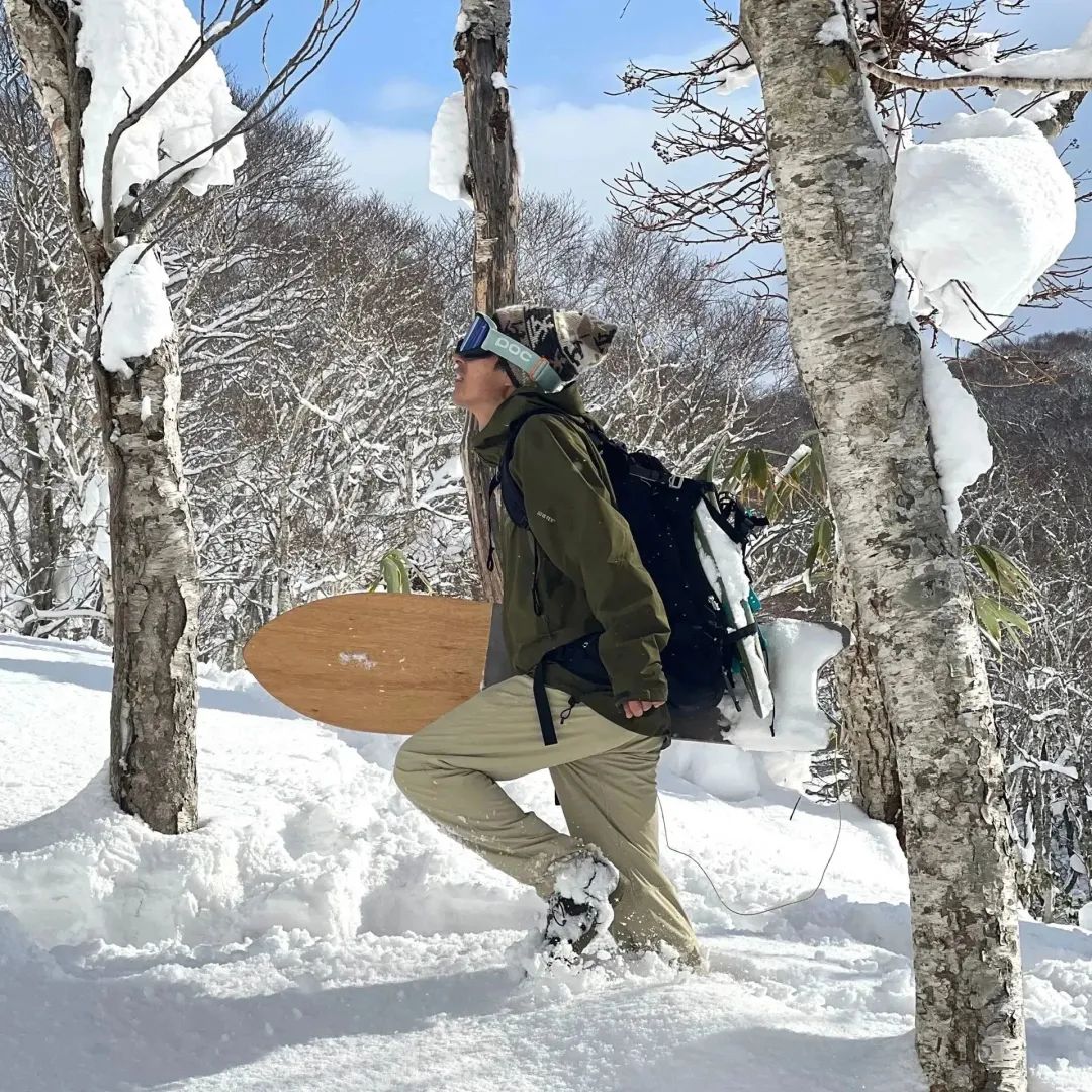 最像滑雪服的冲锋衣,冲锋衣和滑雪服外观
